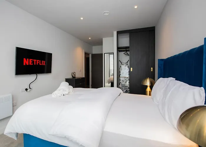 Luxury - - Pool - Terrace - Gym - Parking - Apartament Manchester