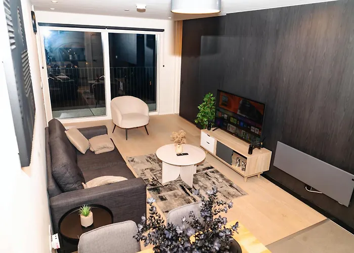 Stylish 2bed Balcony & View Centre *