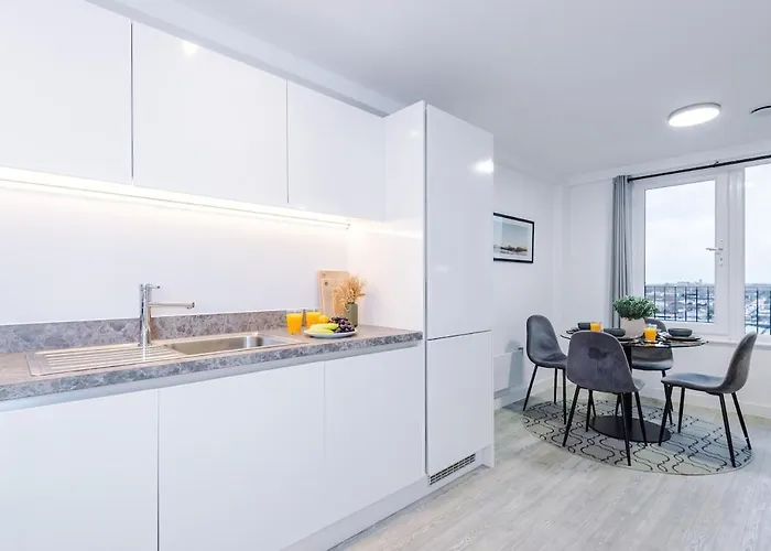 Central, 2 Bedroom, Penthouse Duplex