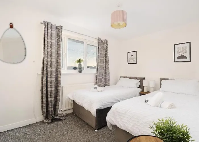 Lavish & Comfy - Contractors And Long - Close To Piccadilly & Etihad - Fast Speed Wi-fi - Sleep 7 아파트