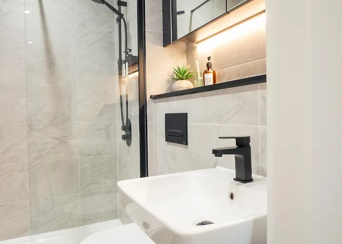 Equinox 5 Mins From Victoria Station * Mánchester