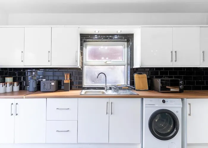 Mauldeth Road Full House * מנצ'סטר