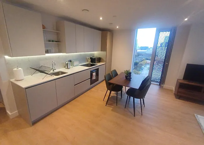 Victoria Riverside Retreat 2bdr 2bath * Manchester