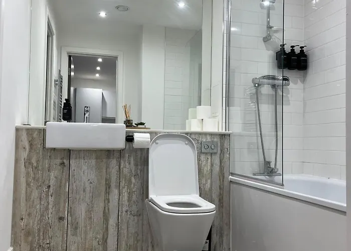 Apartment Balcony View Deluxe 2 Bed Ao Arena & Victoria Stn *