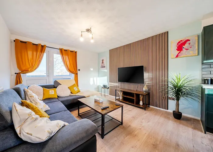 Апартаменты Stylish Urban Escape With Free Parking In