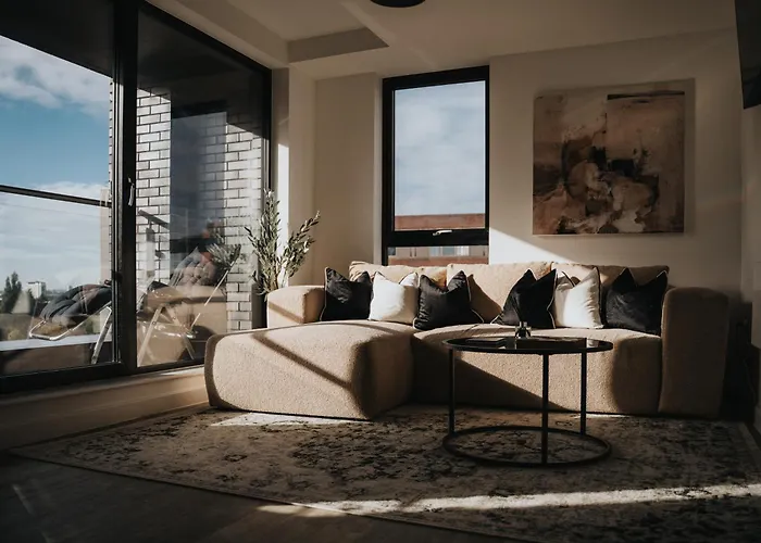 2 Bedroom - Old Trafford - Balcony - Free Parking Apartament *