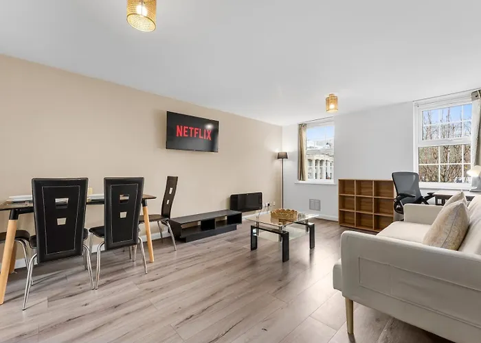 Oxford Road Haven: Stylish 1-bedroom Retreat Манчестер