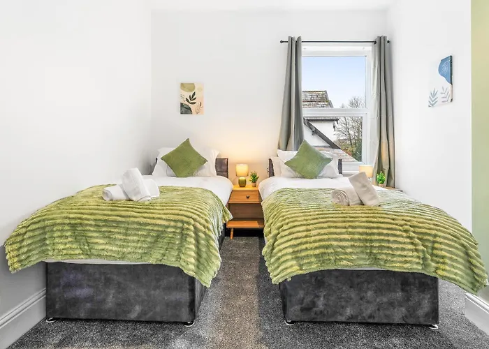 Comfortable 4 Bed - Free Parking & Fast Wifi