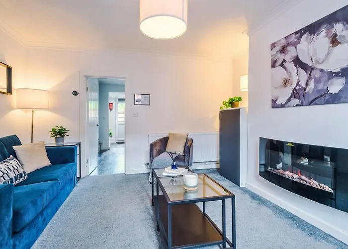 Апартаменты 2bdr Droylsden House In With Wparking *