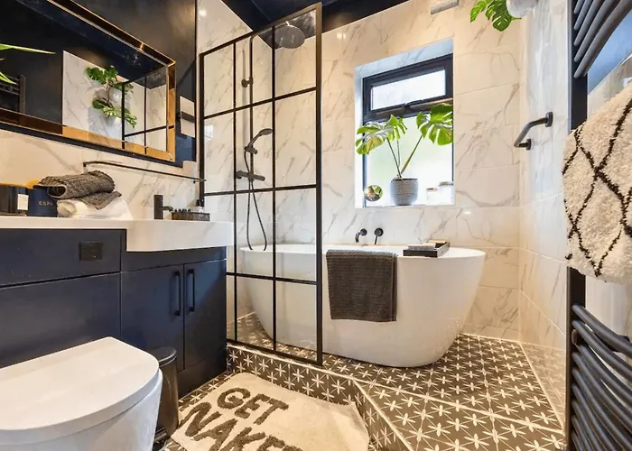 1bdr Didsbury Loft With Parking And Outdoor Space Μάντσεστερ