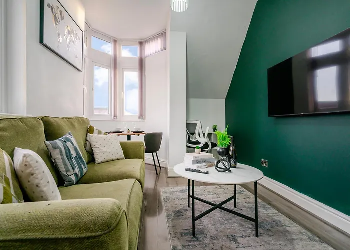 Spacious Near Mcr Town & Etihad Stadium Manchester