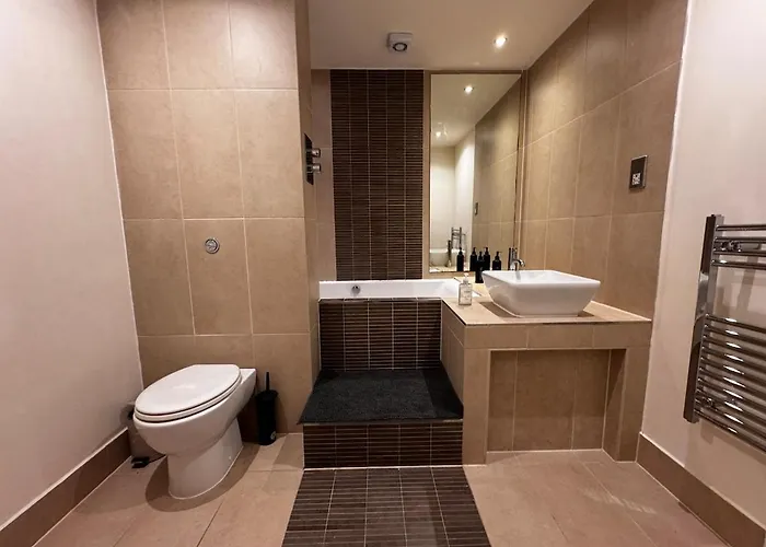 Appartement Cosy 2-bed Modern With Balcony