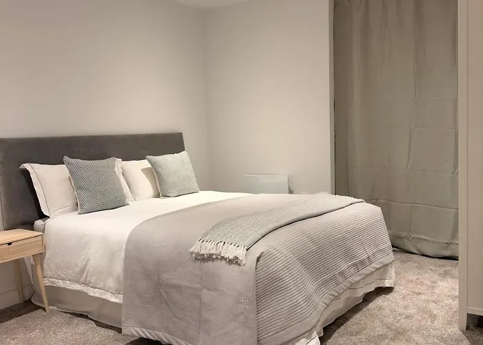 Cozy Two Bedroom 아파트