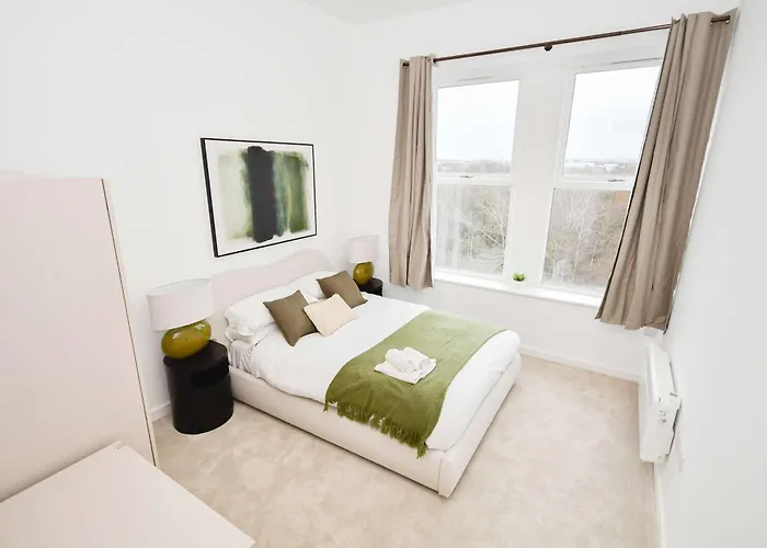 Spacious & Bright 1bed Nr Etihad Stadium Appartement