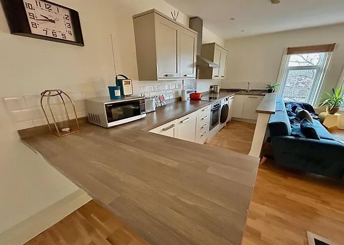 Modern 2-bed For Work Manchester