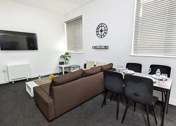 Spacious And Modern 2br - Free Parking * Manchester