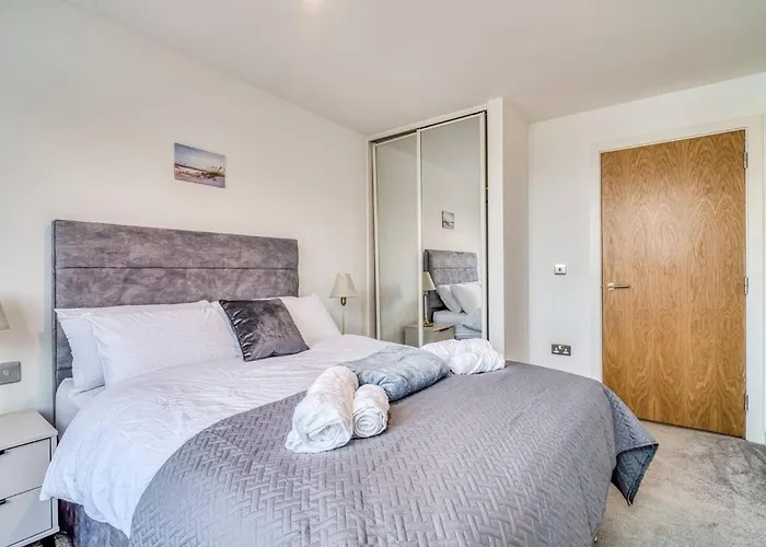 City View Apartment Near Manchester City Centre Апартаменты *