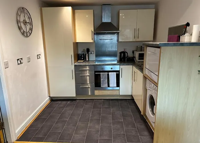 Modern Essential Flat In Chorlton Manchester