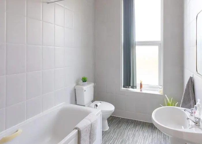 Charming 2-bed In M16 Apartamento *