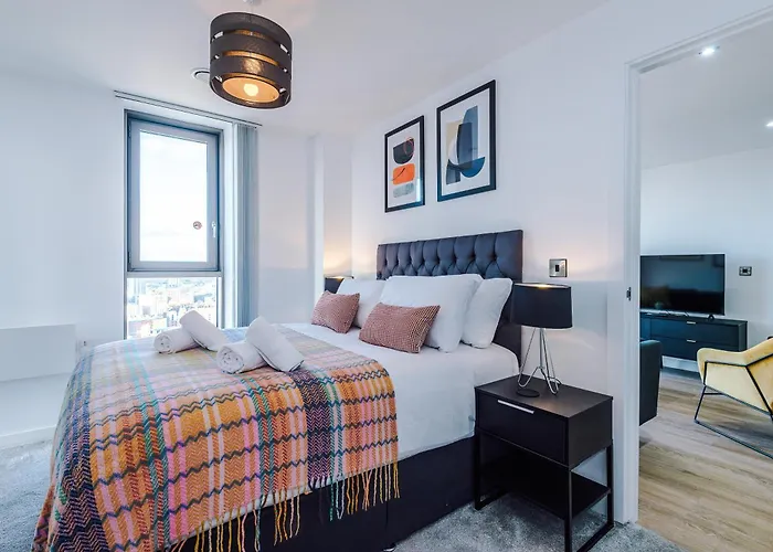 Apartament View With Pool Manchester