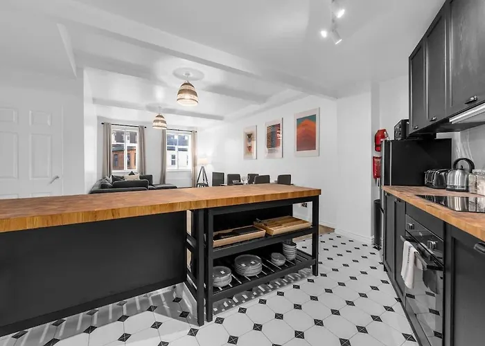 Brand New Centre 3 Bed Flat By Superhost *