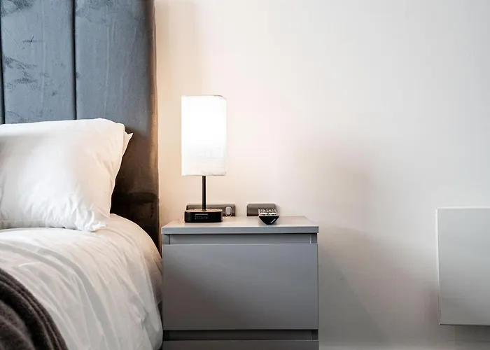 Apartman Elegant Modern One Bed Flat With Juliet Balcony