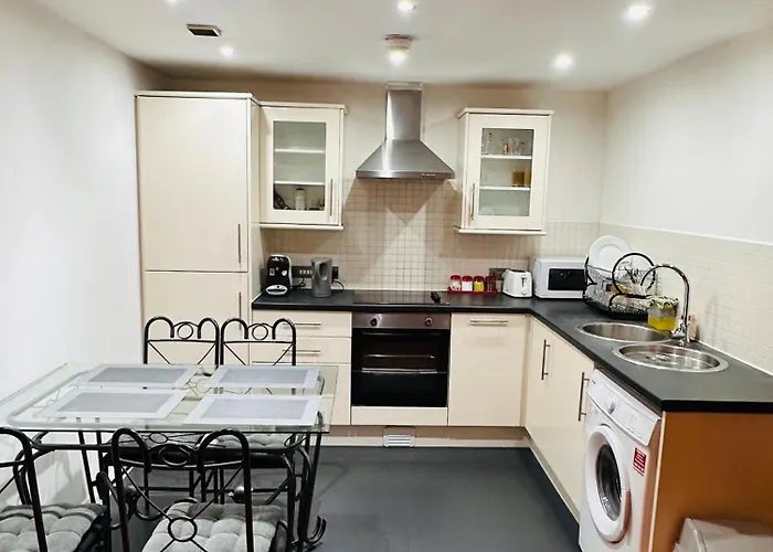 Entire 3 Bedroom In * 맨체스터