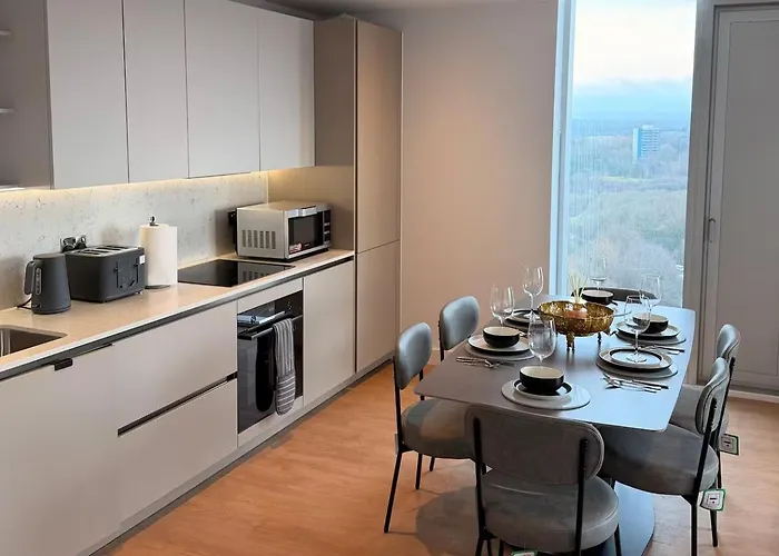 2bed - Sleeps 4 Centre Parking *