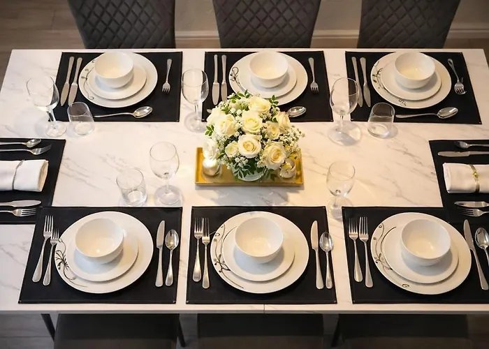 4bdr Contractor Hub - Sleeps 7 - Free On Street Parking Μάντσεστερ