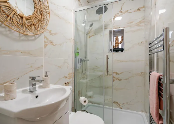 Perfect For Contractors, Free Parking, Lejlighed Manchester