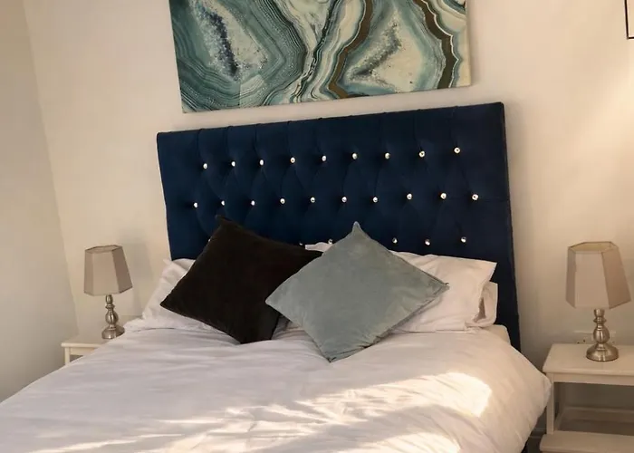 Modern 2 Bedroom In Centre With Free Wifi Apartament *