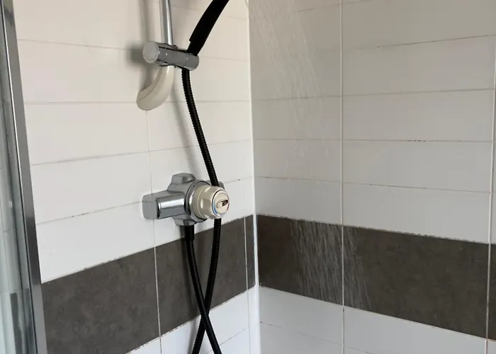 Modern 2 Bedroom In Centre With Free Wifi *