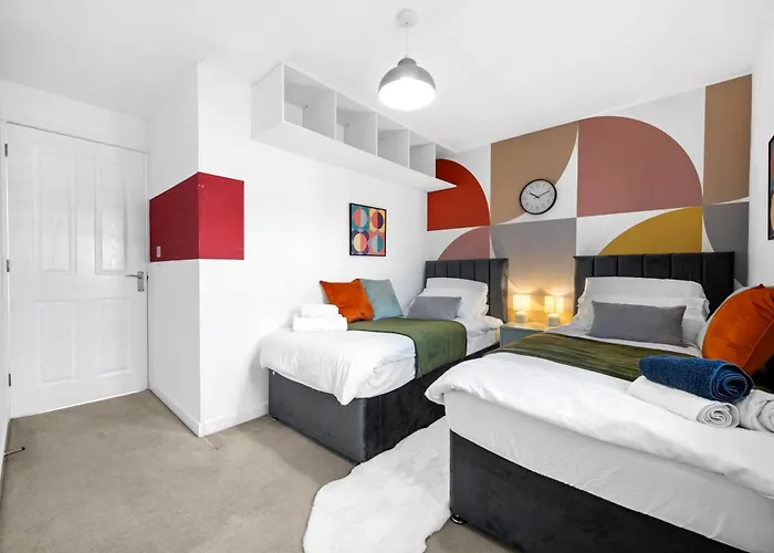 Spacious 3 Bed - Parking, Wi-fi & Garden アパート マンチェスター