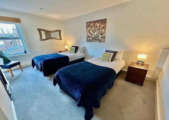 Modern 2-bed For Work Apartment *