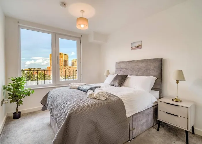 Apartment View Near Centre *