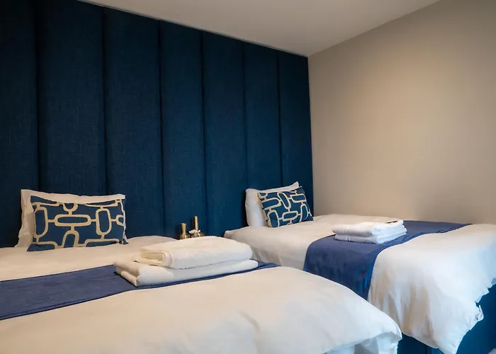 Equinox 5 Mins From Victoria Station * マンチェスター