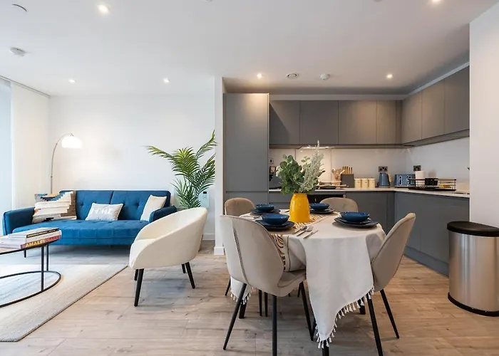 Amalfi 2br Urban Retreat Daire