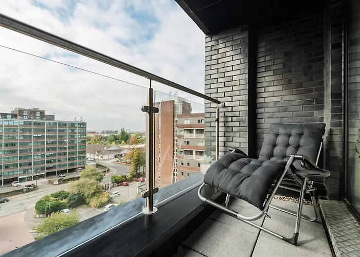 Apartamento 2 Bedroom - Old Trafford - Balcony - Free Parking *