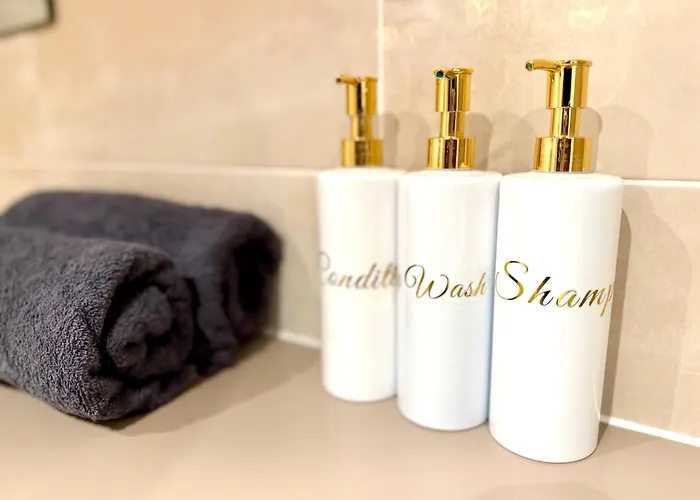 Lux High-rise Two Bed-balcony With Waterside View *