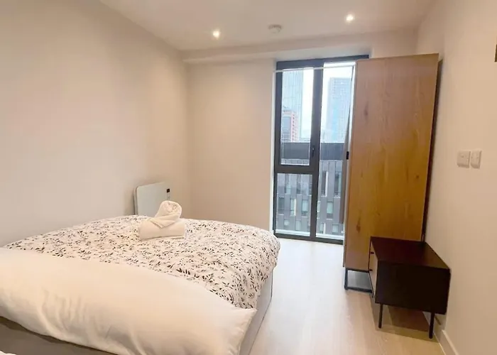 Apartament With Luxury Terrace & Gym In Center