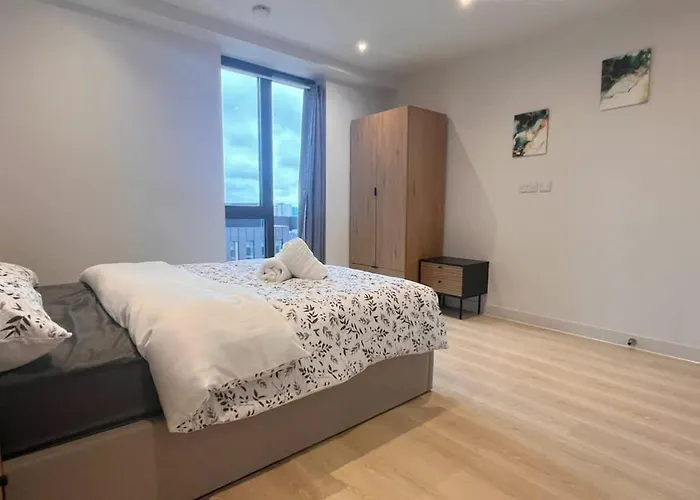 With Luxury Terrace & Gym In Center Apartman Manchester