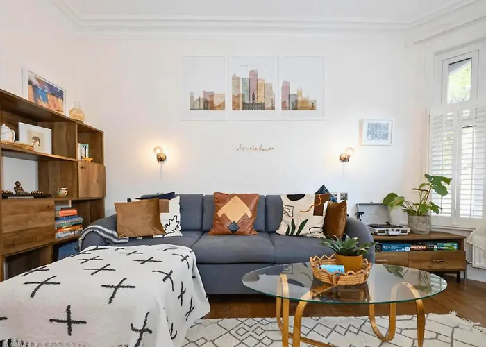 1bdr Didsbury Loft With Parking And Outdoor Space