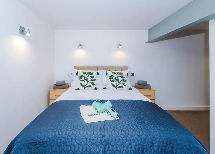 Modern 2br Flat For 4 Full Kitchen *