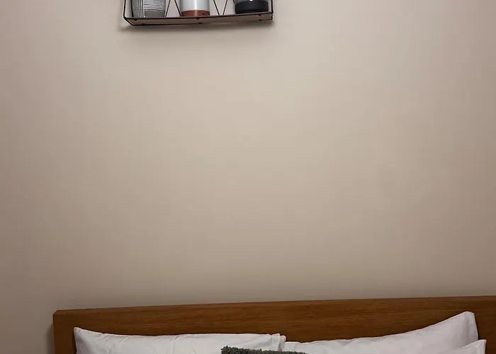 Appartement Cosy 2-bed Modern With Balcony