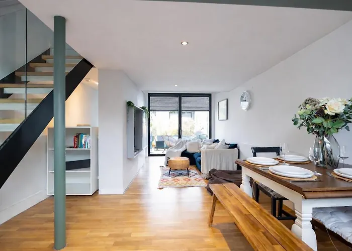 Stylish & Modern 3br - Garden, Parking & Ps5 מנצ'סטר