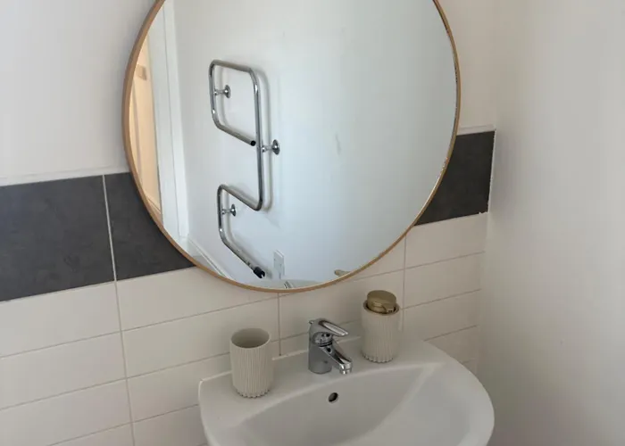 公寓 Modern 2 Bedroom In Centre With Free Wifi *