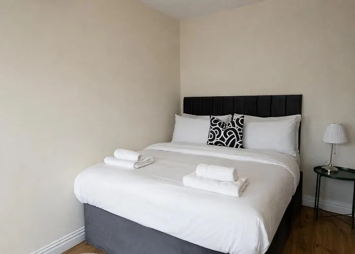 Cosy 2-bed Flat In The Heart Of Prestwich Village Appartement Manchester