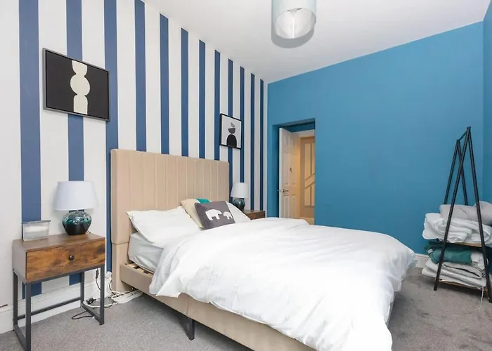 Lägenhet Charming 2-bed In M16