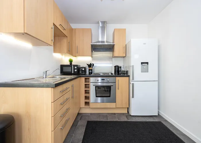 Cityside Walk To Etihad & Coop Live *