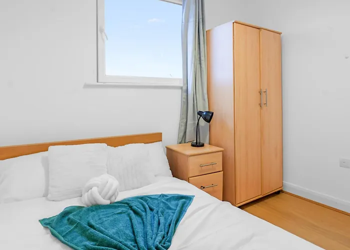 Center Base Spacious With Secure Parking Manchester